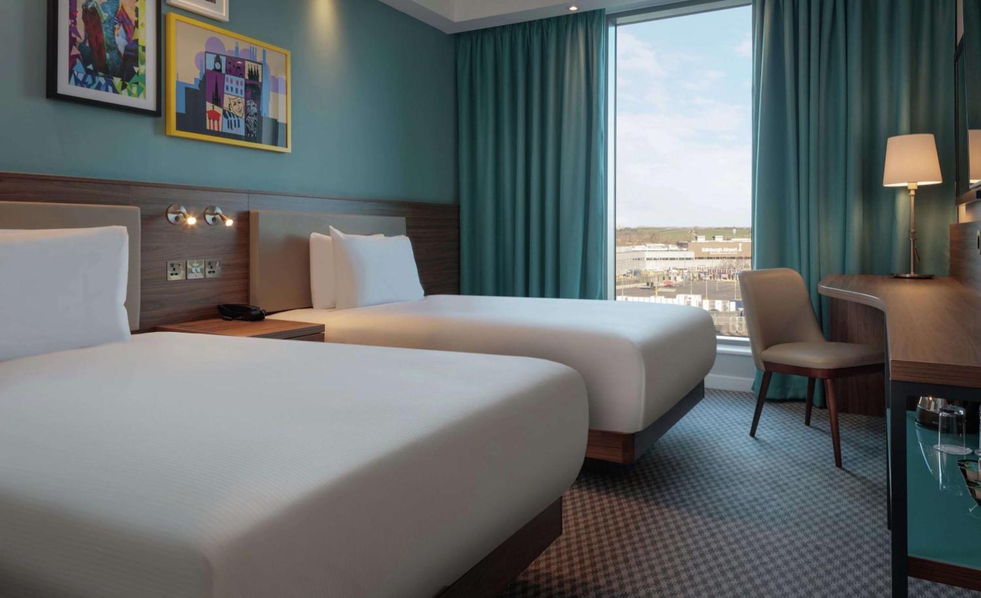 Hampton By Hilton Edinburgh Airport Hotel Ingliston Bagian luar foto